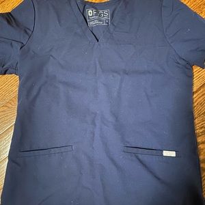 Figs casma scrub top
